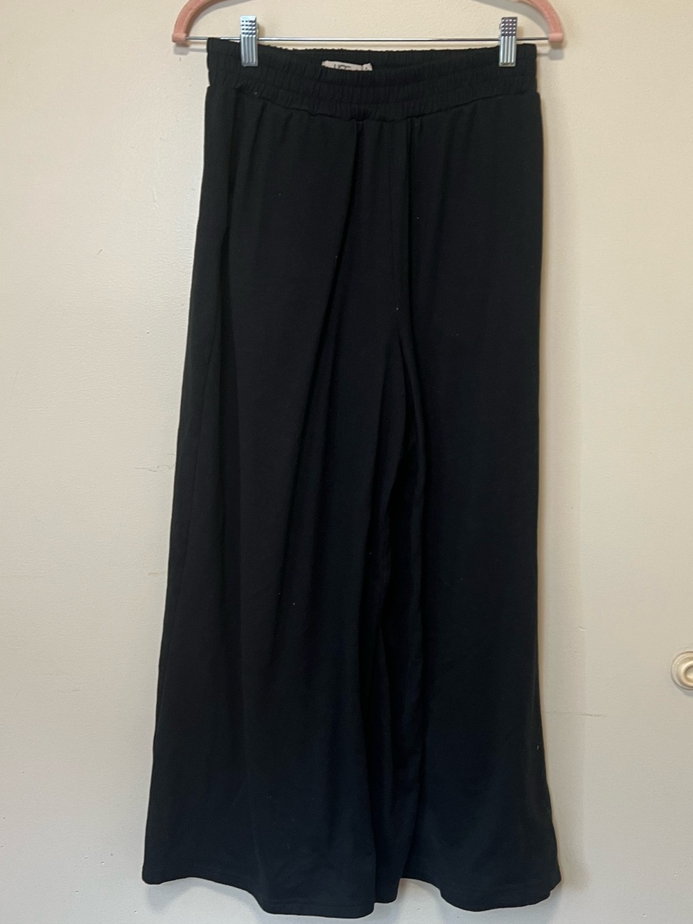 UGG Black Wide-Leg Pull-On Pants. Size Medium